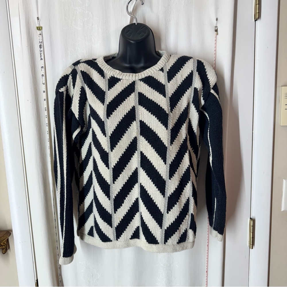 Vintage Needleworks Women's Sweater